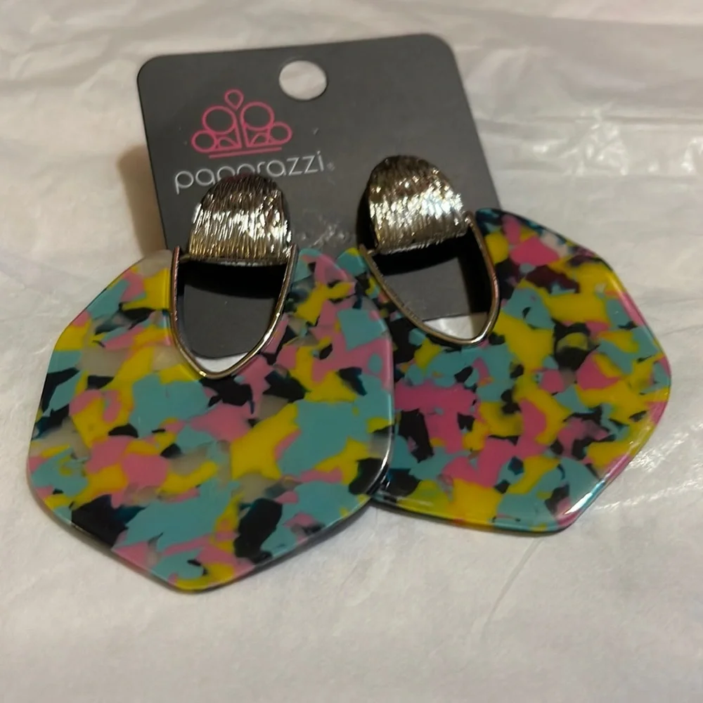 Earrings - Picture 1 of 1